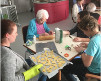 Activité intergénérationnelle Biscuits avec le Home Les Lovières à Tramelan – 15.12.2016