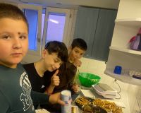09